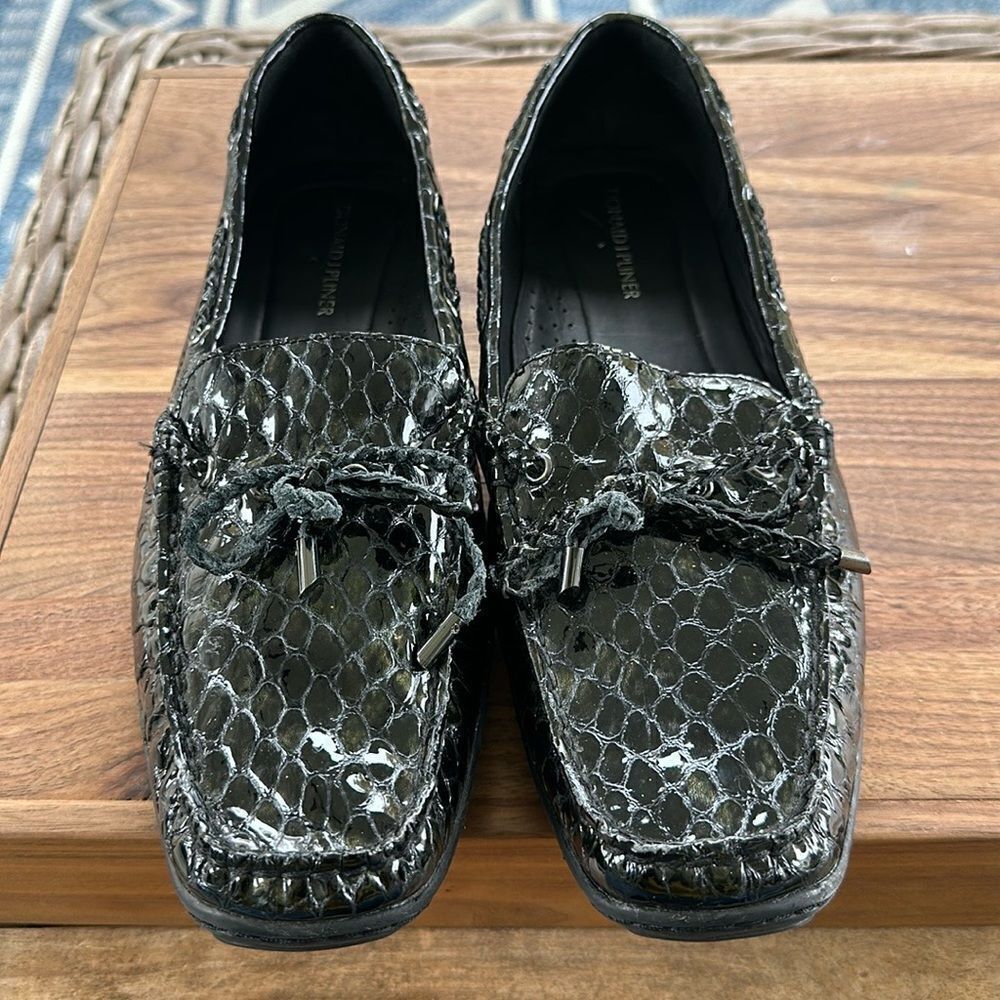 Donald J. Pliner Black Croc Embossed Loafer Shoes 11